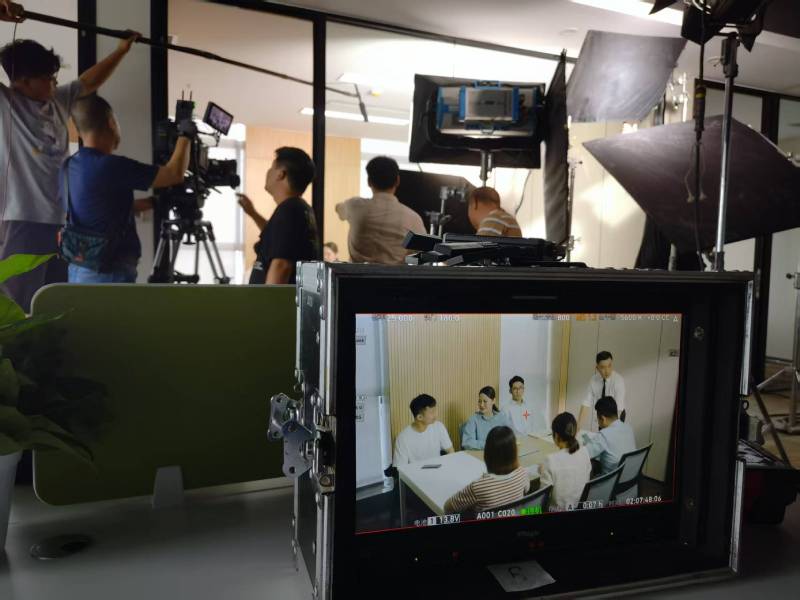 怀柔区TVC拍摄公司：科技产品视觉化大师，诠释未来感与功能美学