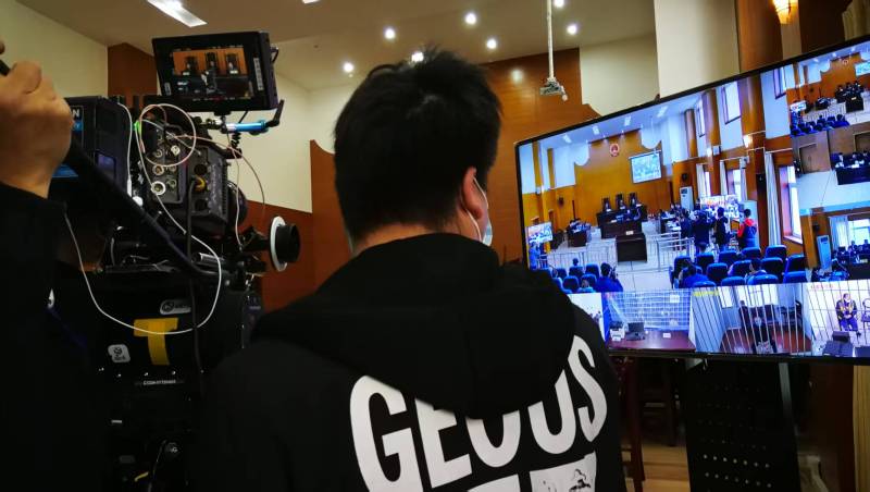 AI生成VS人工创意——怀柔区广告片拍摄公司的技术浪漫主义实践